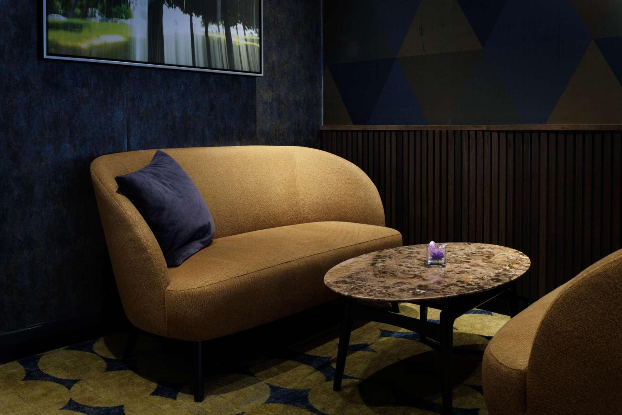 Doubletree By Hilton Woking Hotell Exteriör bild